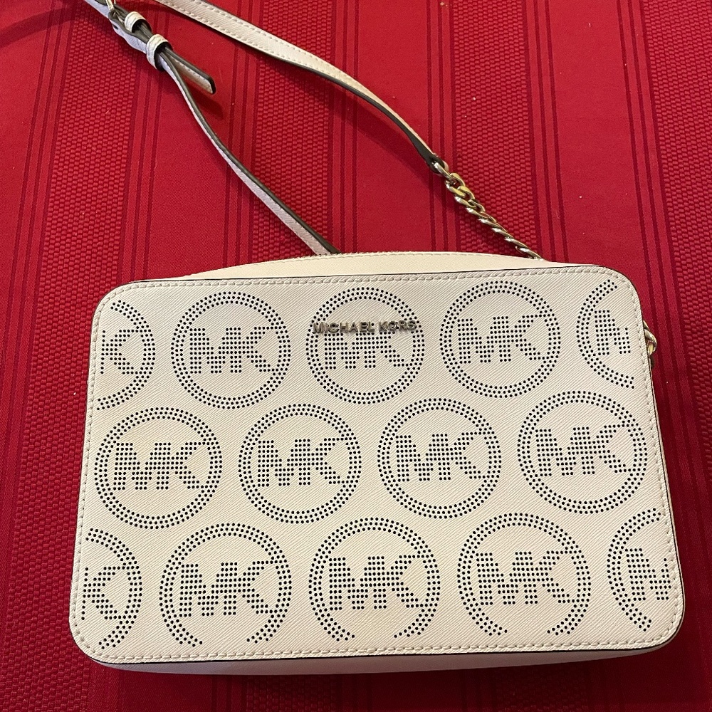 Michael Kors Jet Set Small Logo Zip Camera Bag - Light Cream / Silver Hardware